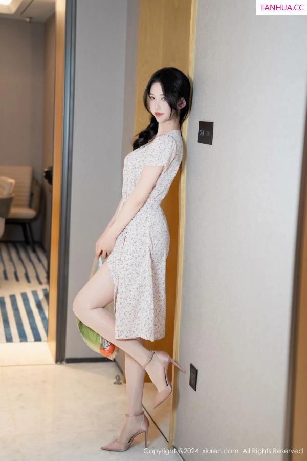 陈若依 抖娘利世 [XiuRen]高清写真图 2024.02.22 No.8130 利世 美腿丝袜第14张图片